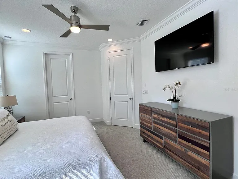 7002 Arnoldson St — Photo 45