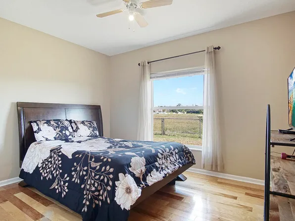 5889 NW Files Court, Port St Lucie, FL 34986