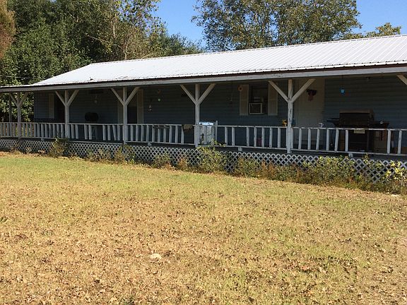 Front of House w/ Porch