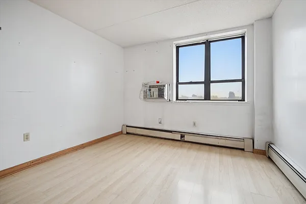 Sold by P R O Links Realty Inc | media 8