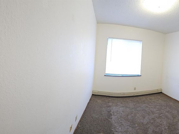 3rd image of 800 11th St S #106