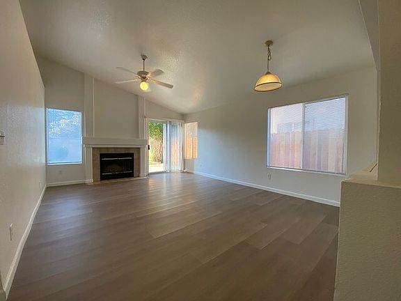 3rd image of 8582 Underhill Dr