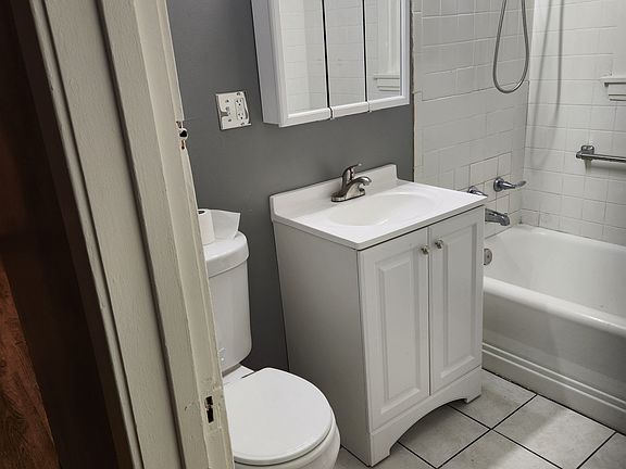 4th image of 5308 W Van Buren St #2