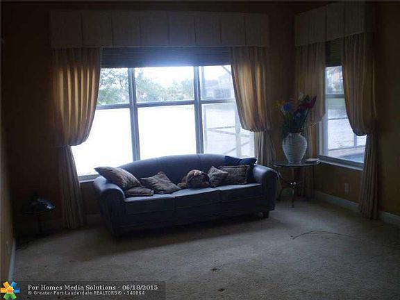 5th image of 7028 NW 111th Ter