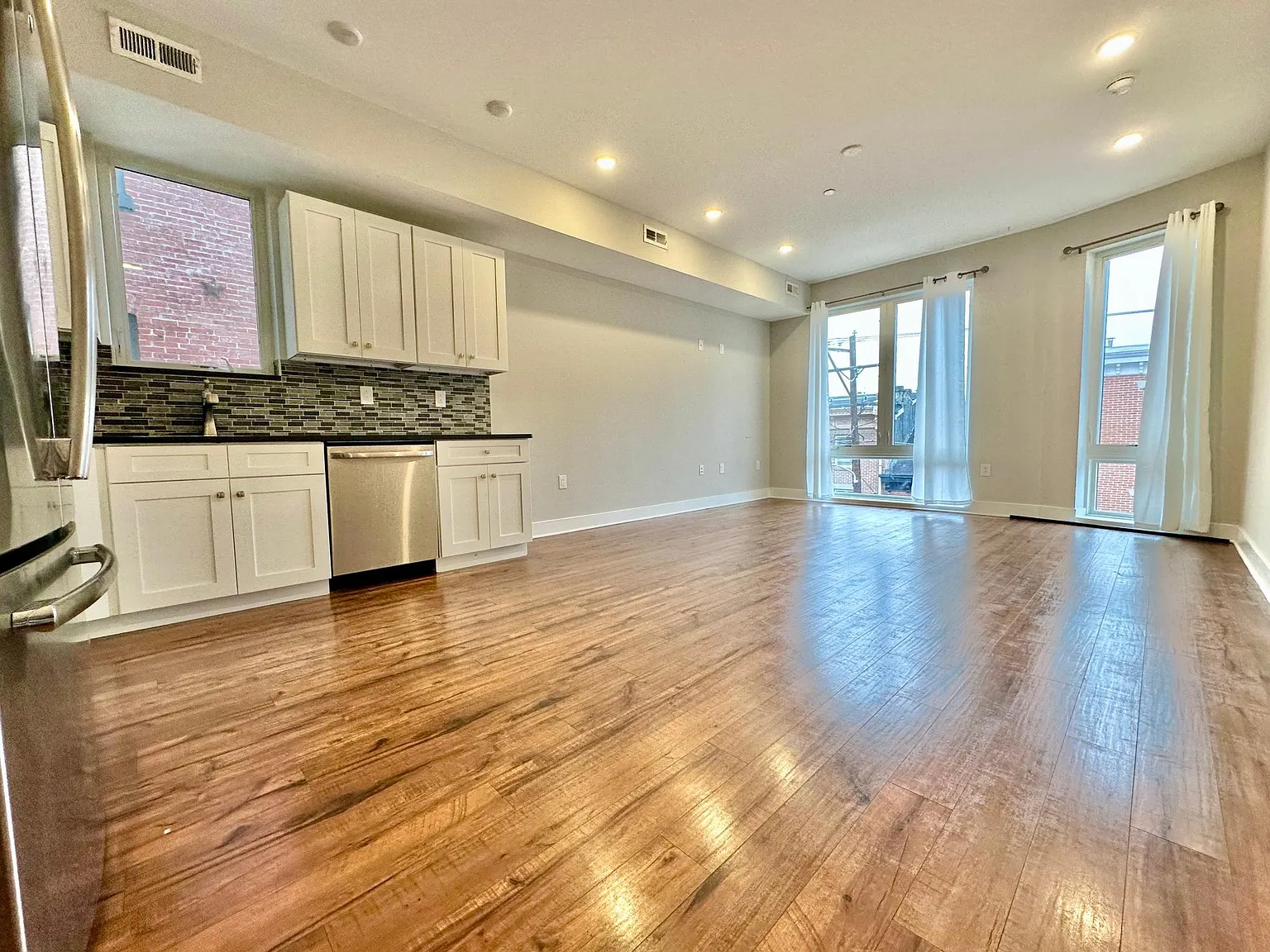 330 Cambridge St — Photo 2