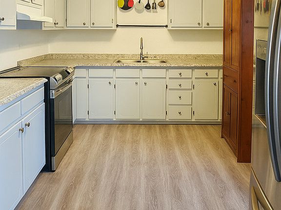 5th image of 309 BOHME ST