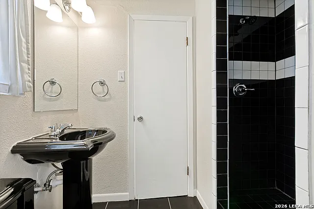 715 E Sunshine Dr — Photo 16