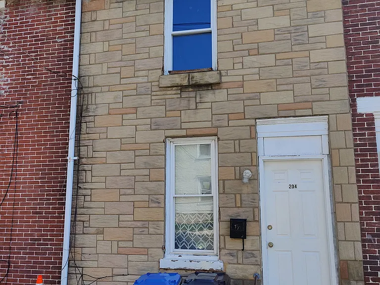 204 Pearl St — Photo 3