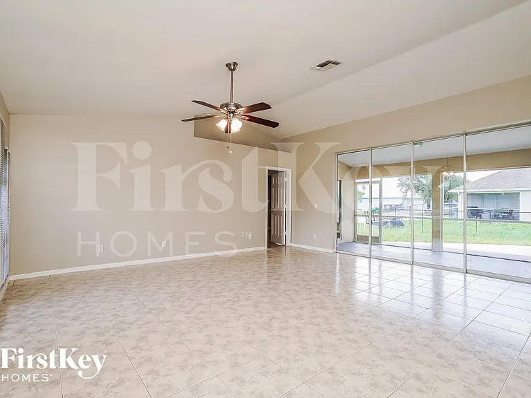 8381 Bahamas Rd — Photo 3