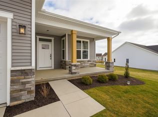 77 Thompson Ln, Canandaigua City, NY 14424