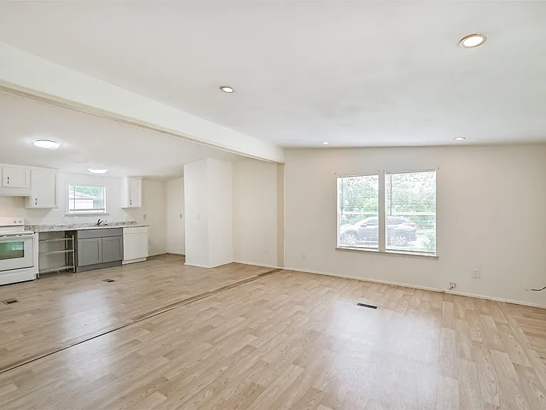 1749 Max Rd #4 — Photo 5