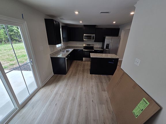 4th image of 134 Packett Ct