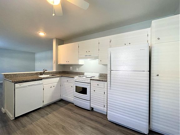 2nd image of 443 Glendora Ave #101