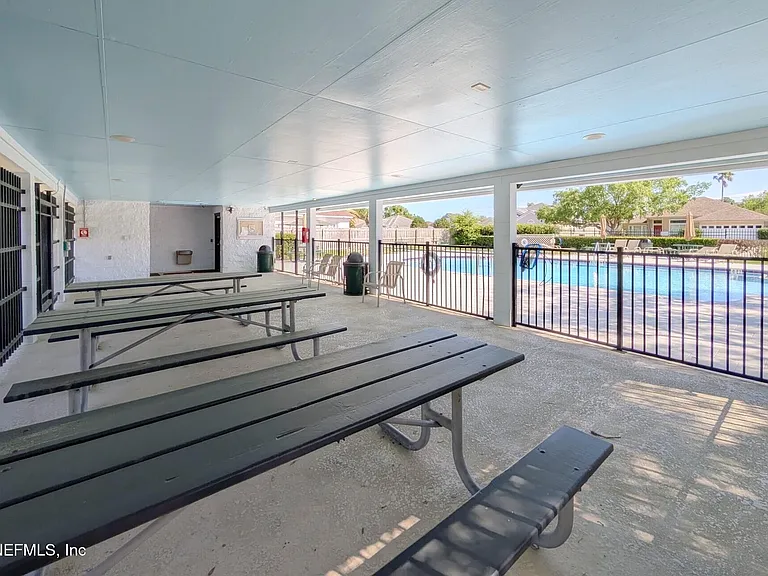 12985 Harborton Dr — Photo 32