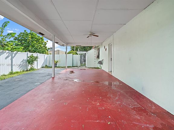 4th image of 136 Cayman Dr