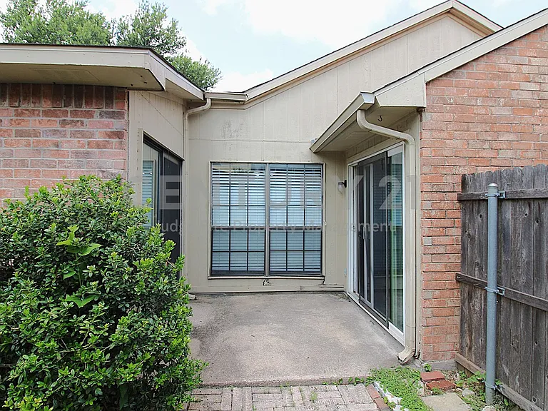 407 Pogue St — Photo 11