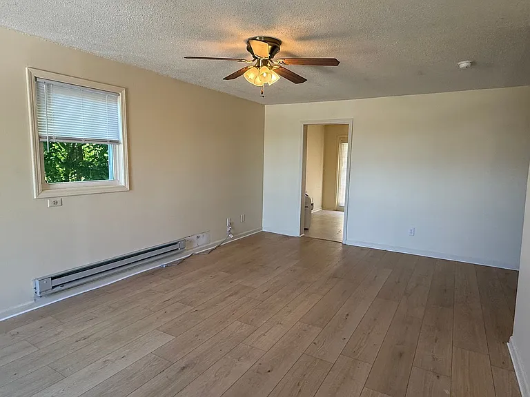 113 Elliott And Scott Cir — Photo 5