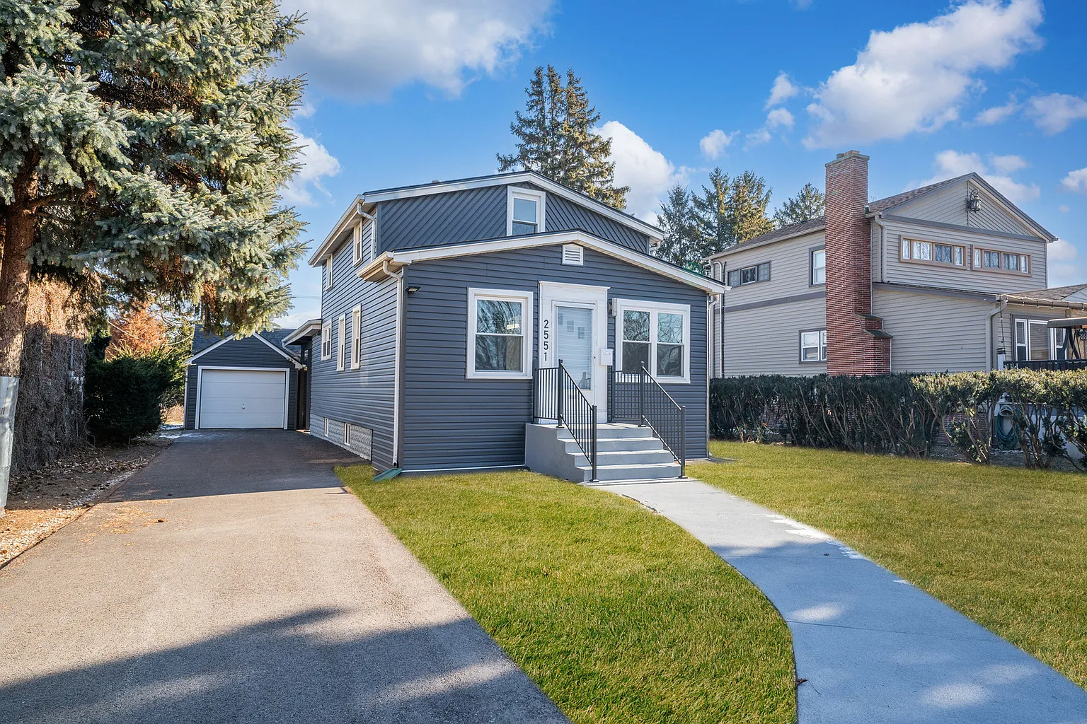 2551 Forest View Ave photo 1