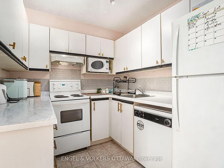 475 Laurier Ave W #907 — Photo 12