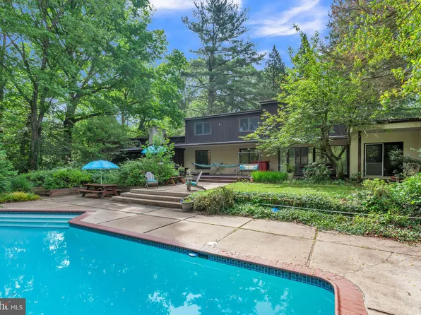 1202 Cotswold Ln, Cherry Hill, NJ 08034