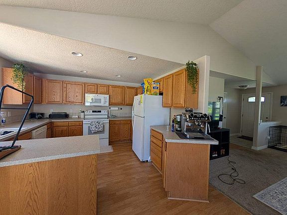 kitchen with breakfast bar