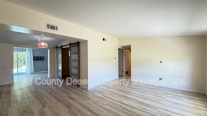 3 bed, 2.0 bath, 1456 sqft, $2,950 — Photo 2