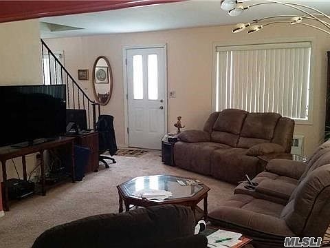3rd image of 45 Devonshire Dr
