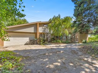 7949 Pine St, Taylor, MI 48180