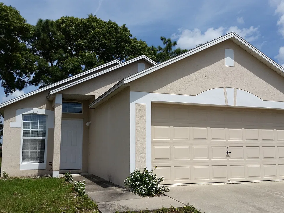 11801 Ashbrook Cir N