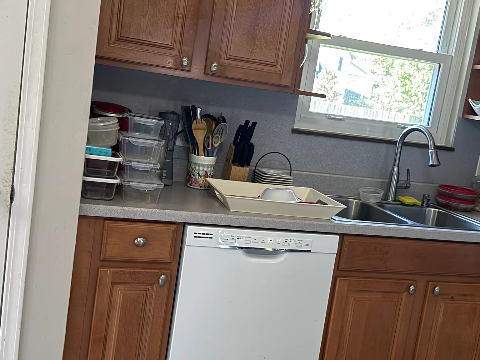 3 bed, 1274 sqft, $3,200 — Photo 2