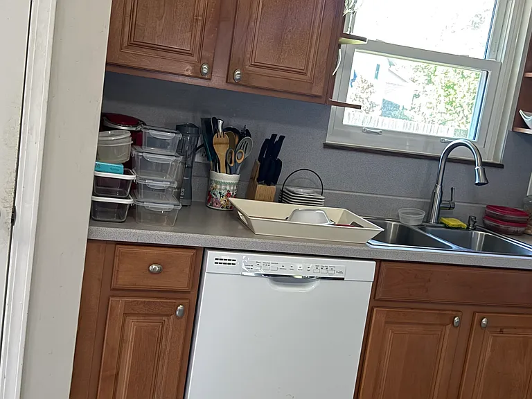 48 Crescent Hills Dr — Photo 2