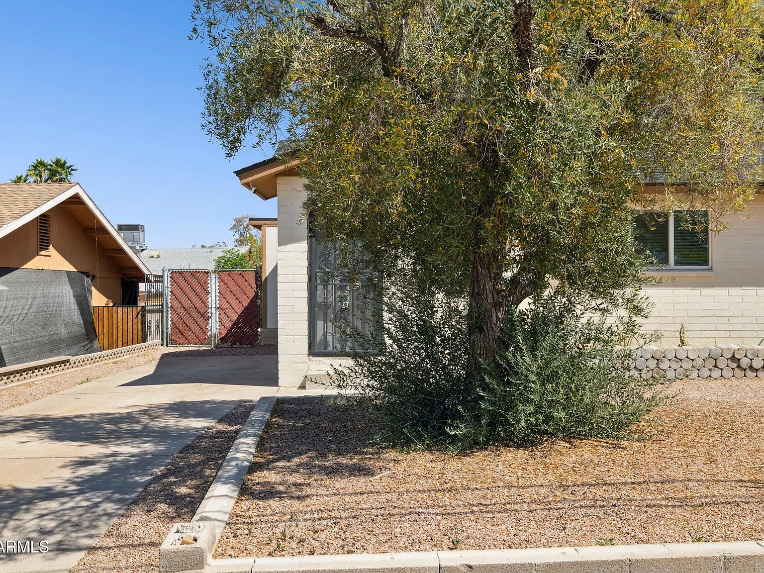 3 bed, 1.0 bath, 1060 sqft, $1,700 — Photo 2