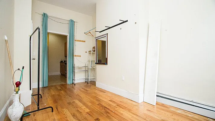 Rented by Nooklyn NYC LLC | media 37
