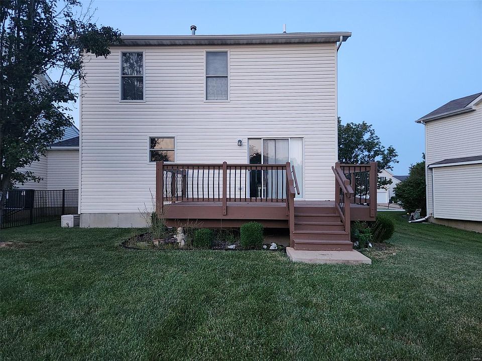 2nd image of 581 Donna Marie Dr Unit 2004A