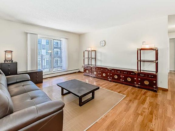 5th image of 723 N 57th Ave SW #309