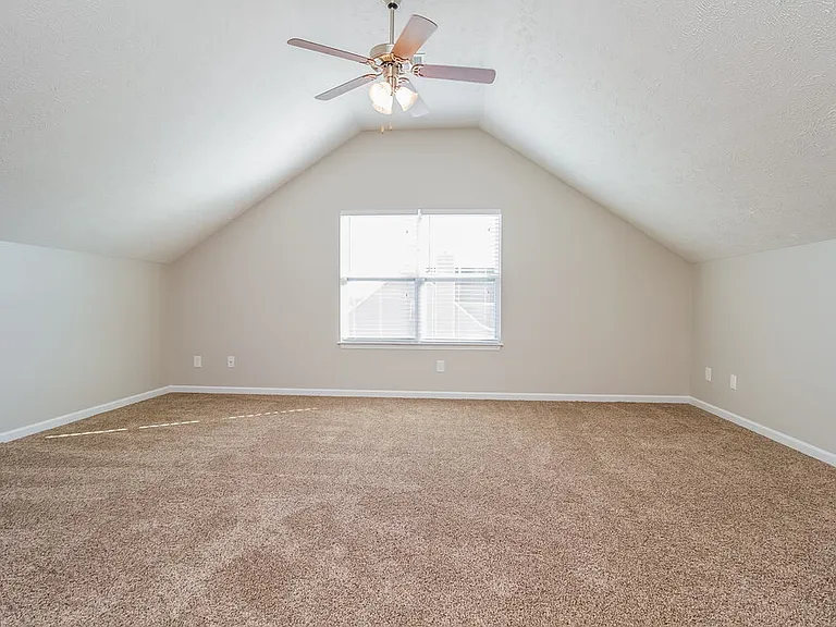 327 Sarava Ln — Photo 15