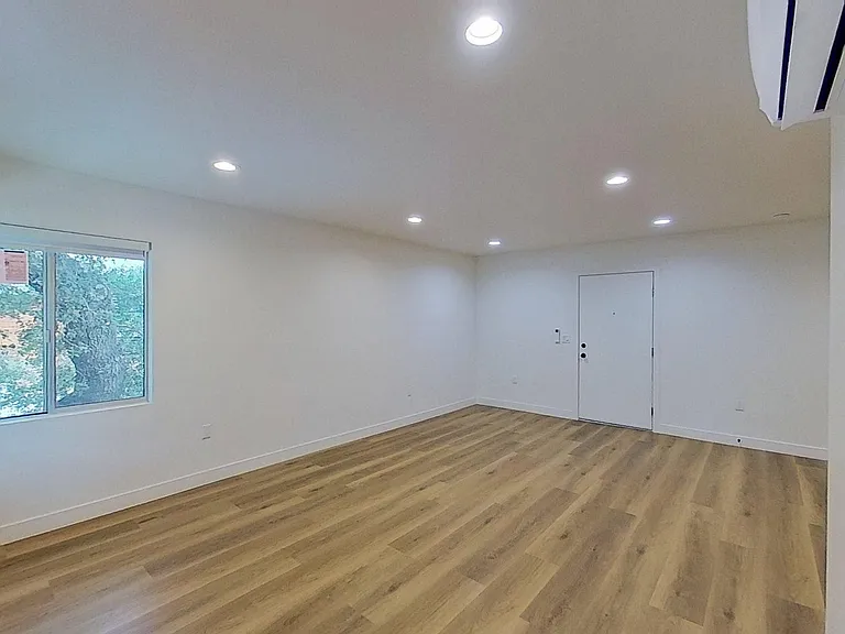 829 N Garfield St — Photo 133