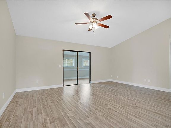 3rd image of 3914 Foothills Dr