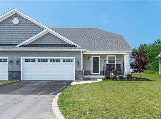 24 Essex Woods Ln Unit C, Buffalo, NY 14228
