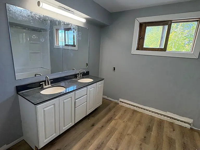 217 N Main St — Photo 14