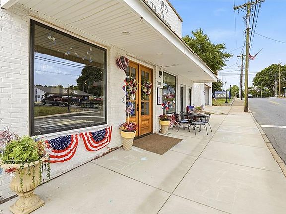 4th image of 106 N Main St