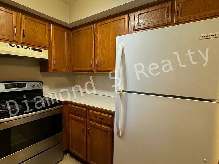 Fogle Apartments — Photo 11