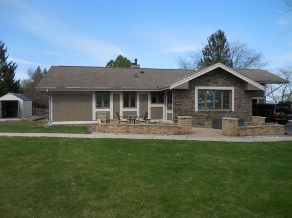 11230 W Bel Mar Dr, Franklin, WI 53132