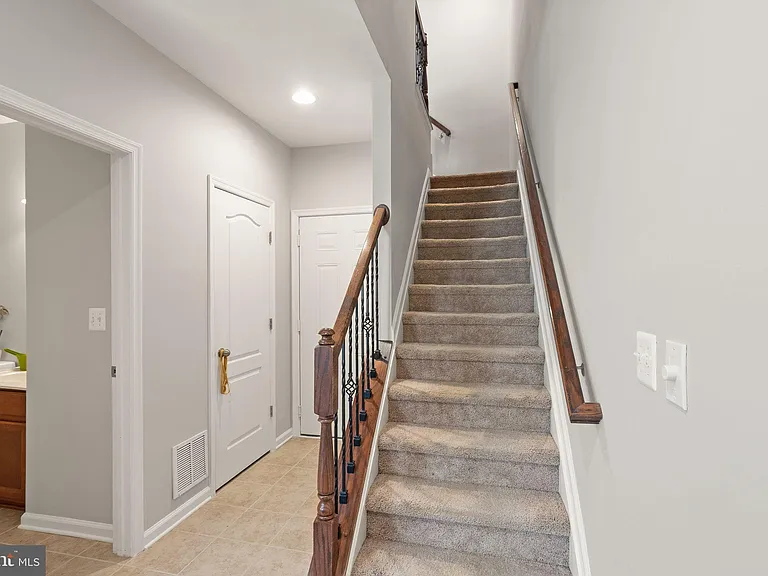517 Overlook Park Dr #47 — Photo 37