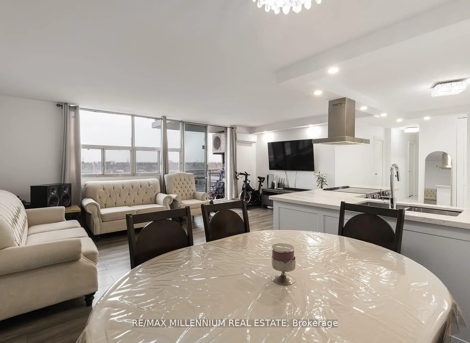 3 bed, $2,950 — Photo 3