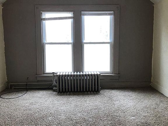 2nd image of 3236 Michigan St #8392571