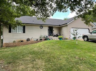5695 S Dayton Ave, Springfield, MO 65810