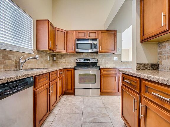 3rd image of 534 E Wescott Dr