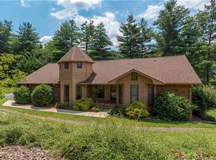 523 Foxfire Estates Cir, Waynesville, NC 28785