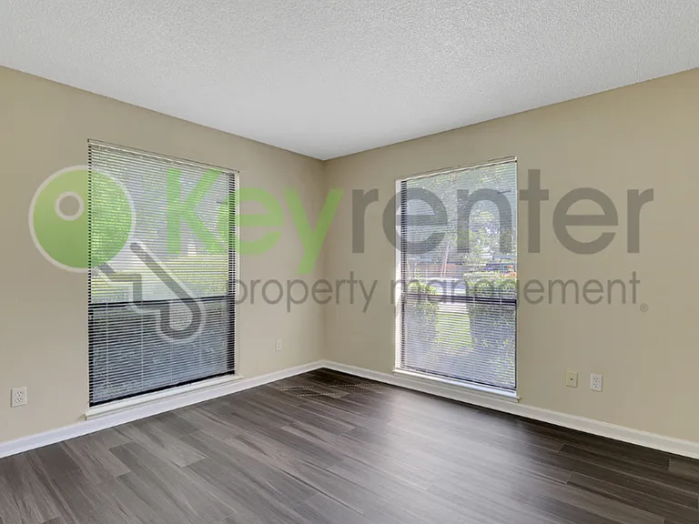 600 Del Verde Cir #7 — Photo 16